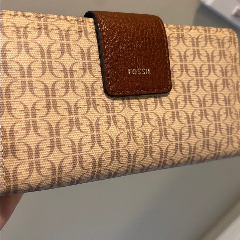 Fossil Wallet - Picture 12 of 12